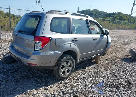 2011 Subaru Forester 2.5X из США, поврежденный, VIN JF2SHABC5BH735853